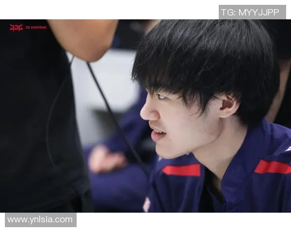 JDG在冠军杯中的战术意识与团队配合分析